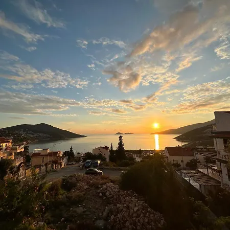 In The Center Of Kalkan, 350 Meters From The Sea Merkezde Denize 350 Metre * カルカン
