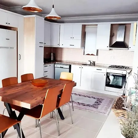 In The Center Of Kalkan, 350 Meters From The Sea Merkezde Denize 350 Metre *