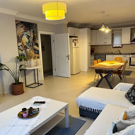 In The Center Of Kalkan, 350 Meters From The Sea Merkezde Denize 350 Metre