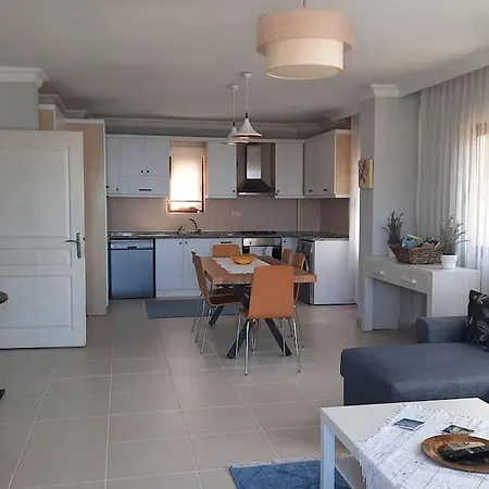 In The Center Of Kalkan, 350 Meters From The Sea Merkezde Denize 350 Metre Apartament *