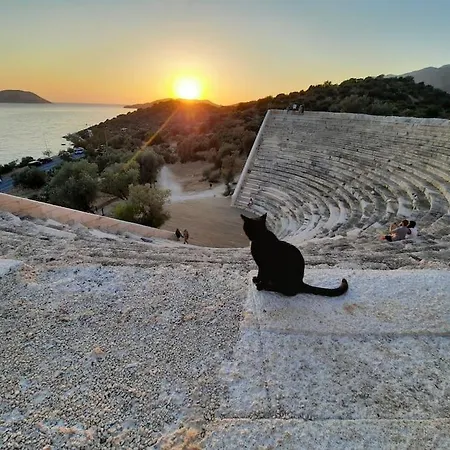 In The Center Of Kalkan, 350 Meters From The Sea Merkezde Denize 350 Metre Apartament Kalkan