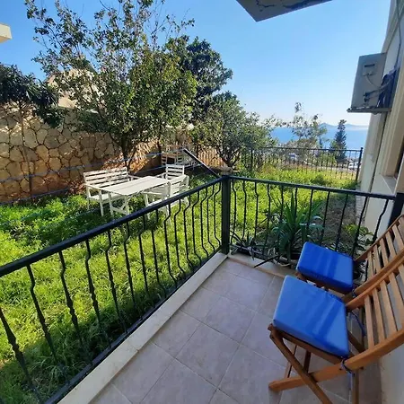 In The Center Of Kalkan, 350 Meters From The Sea Merkezde Denize 350 Metre Apartament